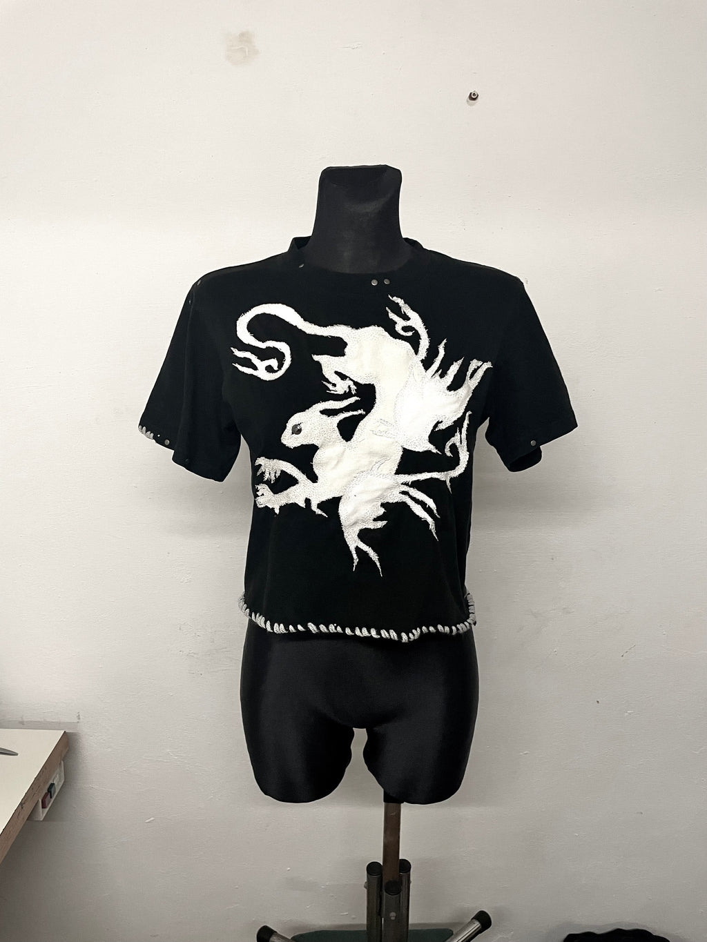 GRIFFIN TEE