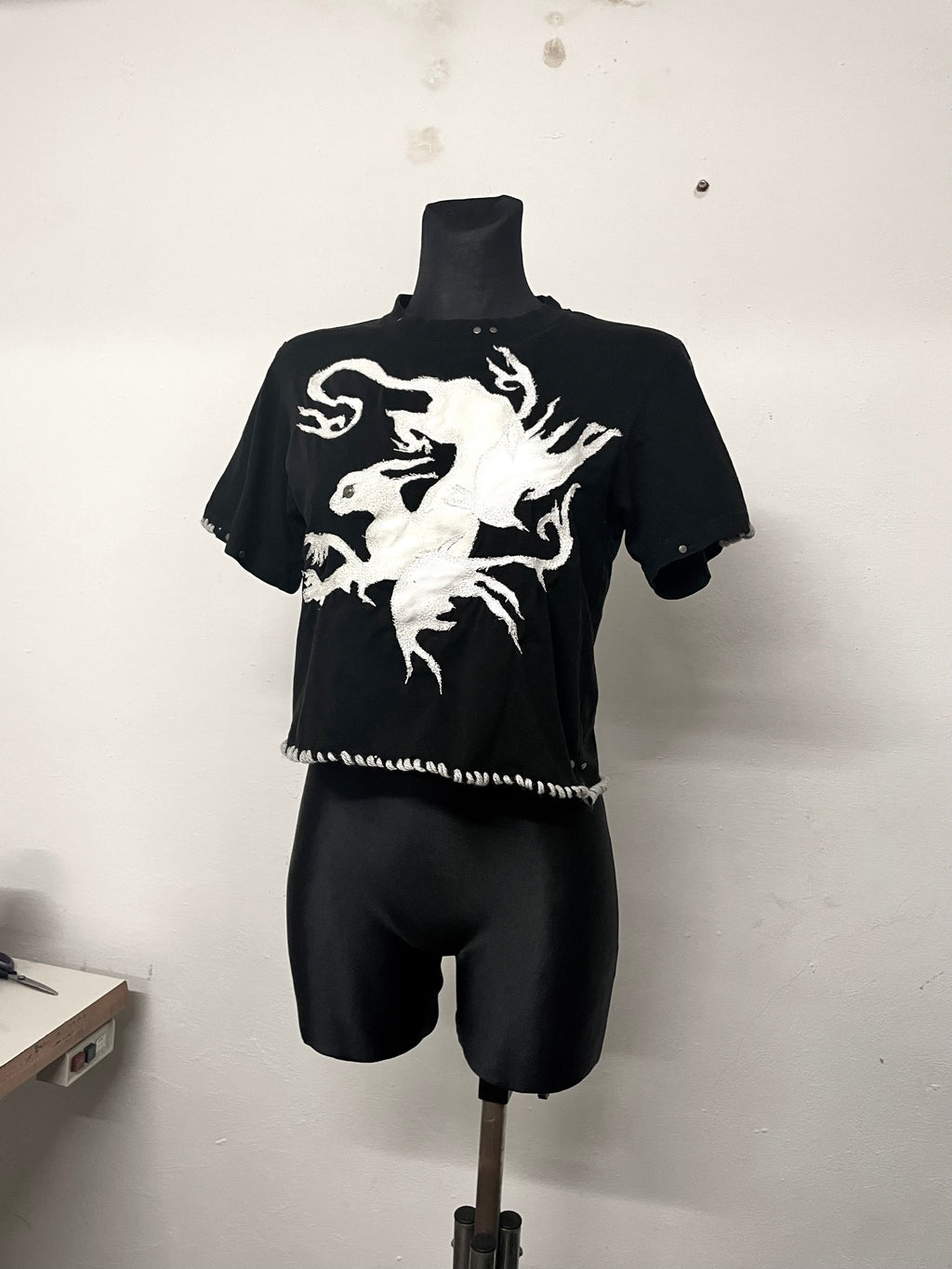 GRIFFIN TEE